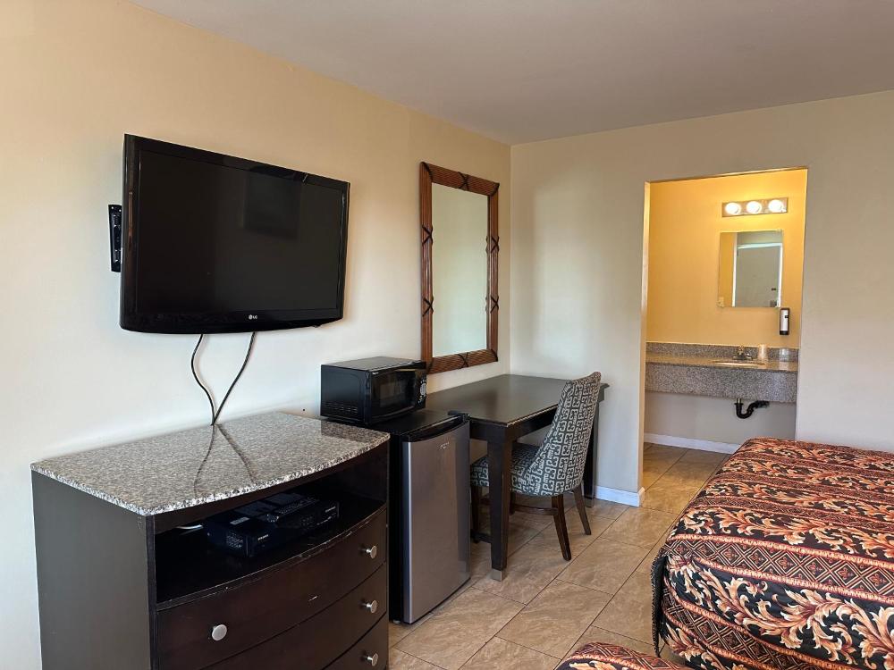 Superior Queen Room with Two Queen Beds interior